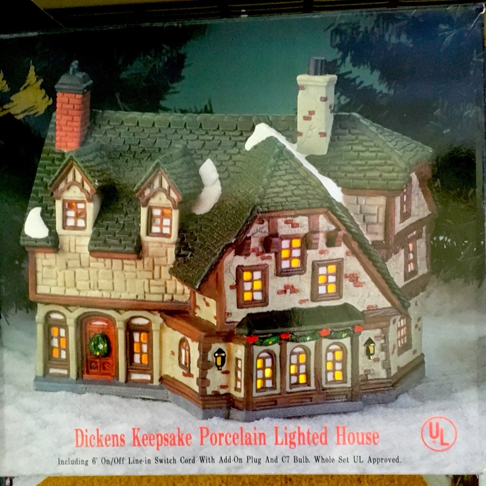 Dickens Keepsake Porcelain Lighted House (only one house)